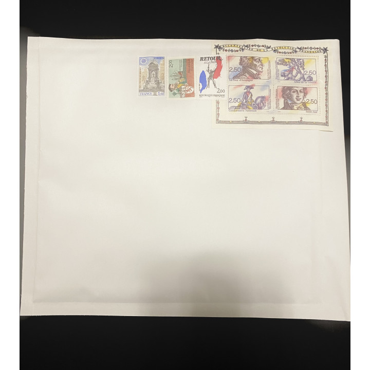 100 enveloppes bulles N°5 blanches pré timbrées Ecopli 100g (2.28€)